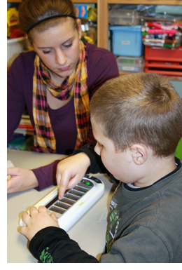 Learning with AAC Device